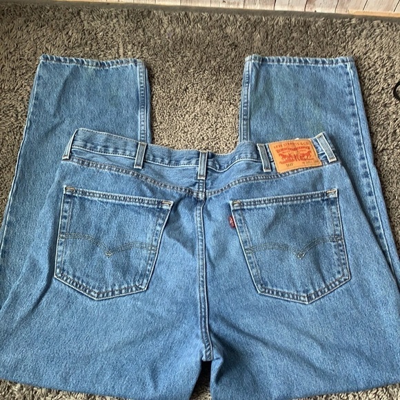 𝅺levi’s Straight Leg Jeans - Picture 2 of 5